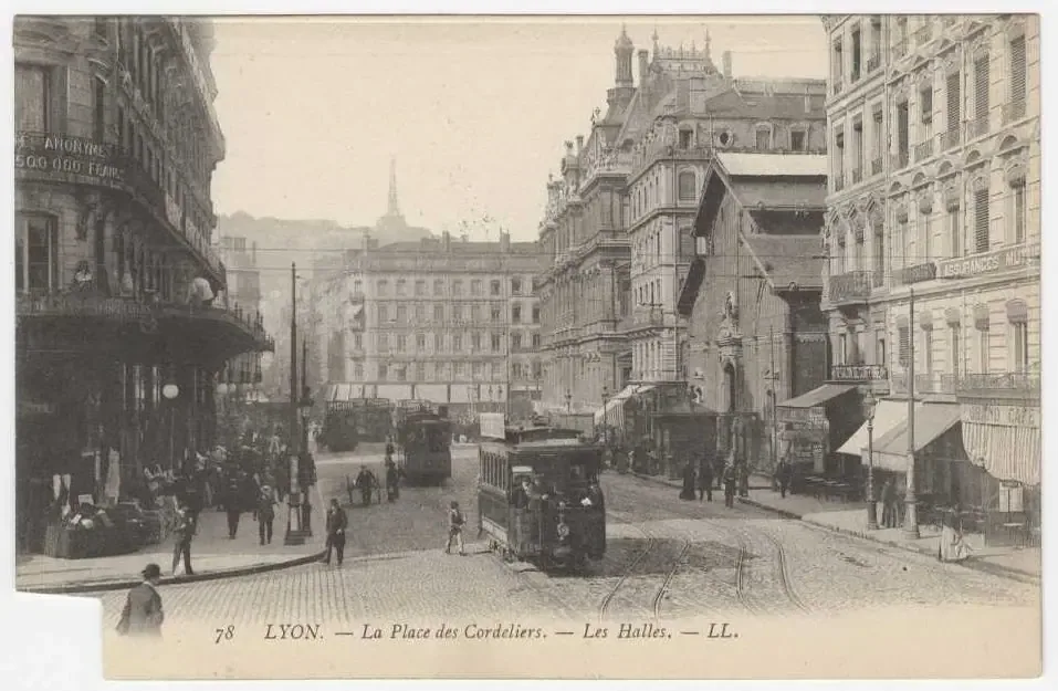 La place des Cordeliers et les Halles, sur la presqu'île de Lyon